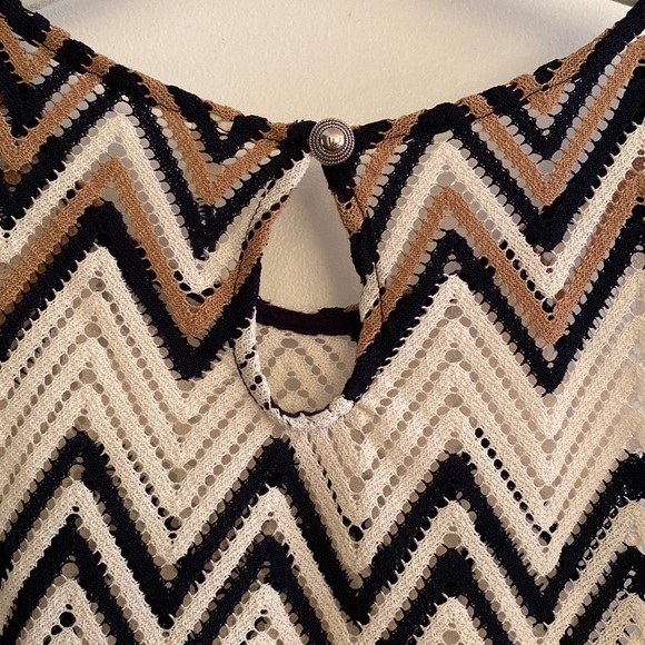 Crop top - Picture 3 of 4